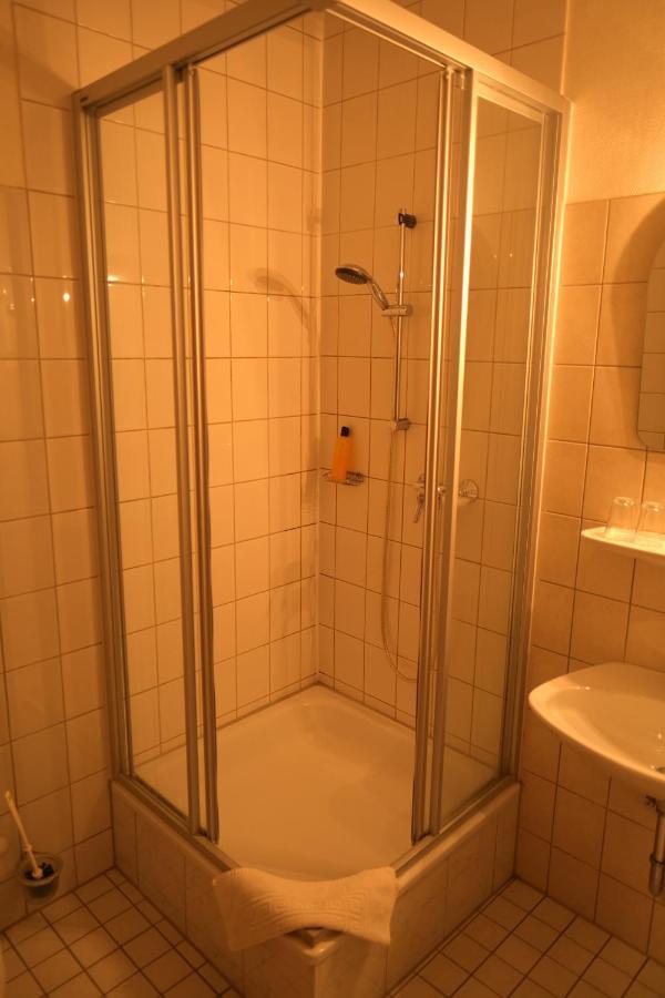 Hotel Zur Linde Salzgitter Exteriör bild